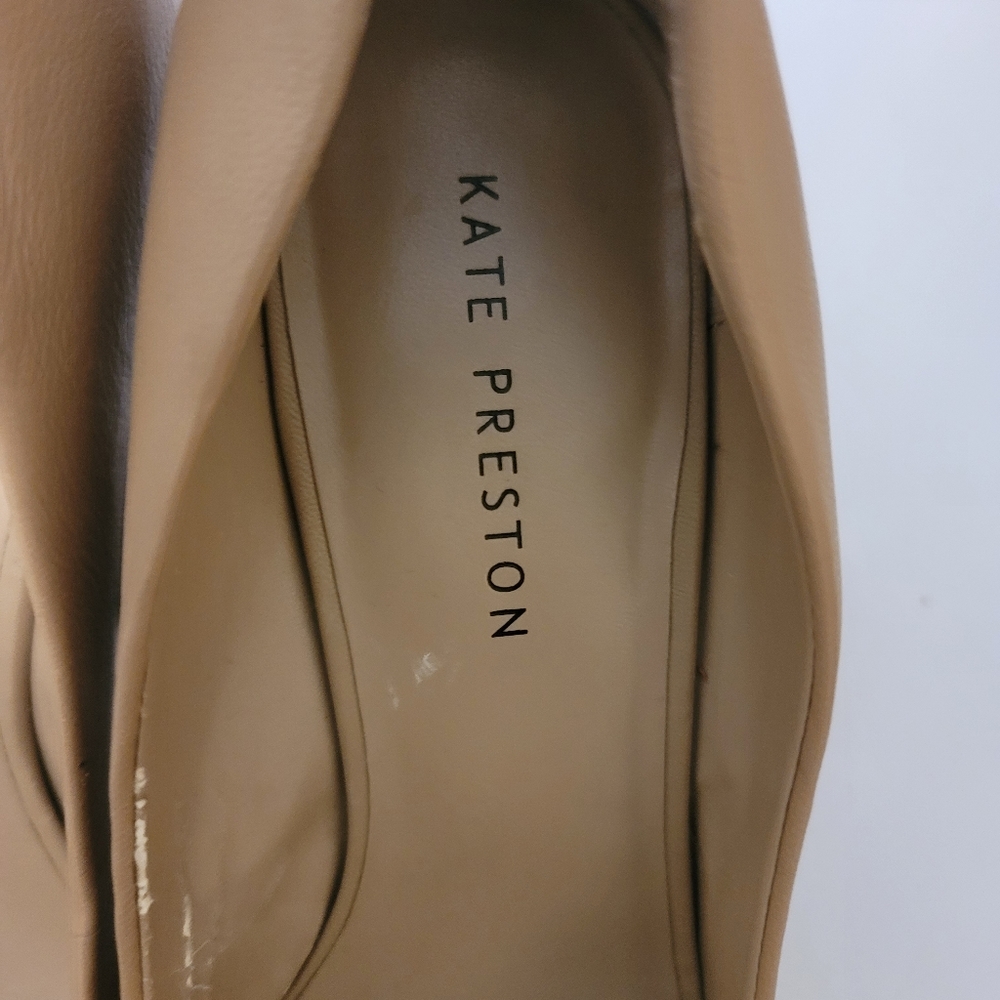 Shoes - Picture 3 of 4